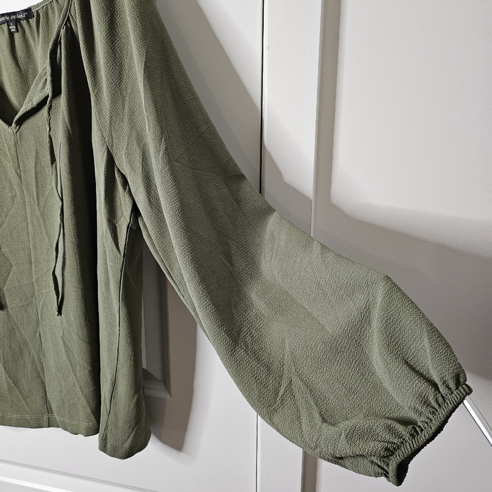 Kathy Ireland Blouse Size L Olive Green Peasant Elastic Cuffs Tie Neck Cottage - Picture 4 of 10